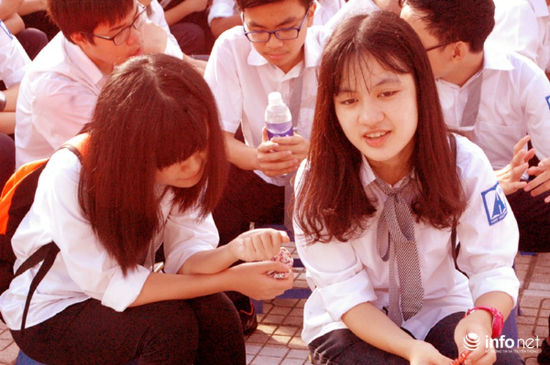 Ngắm những nữ sinh xinh xắn trong lễ khai giảng - ảnh 9