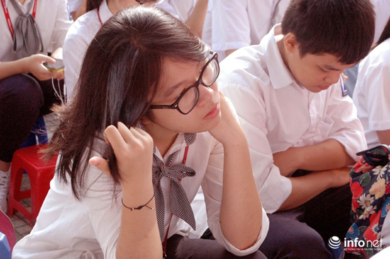 Ngắm những nữ sinh xinh xắn trong lễ khai giảng - ảnh 4