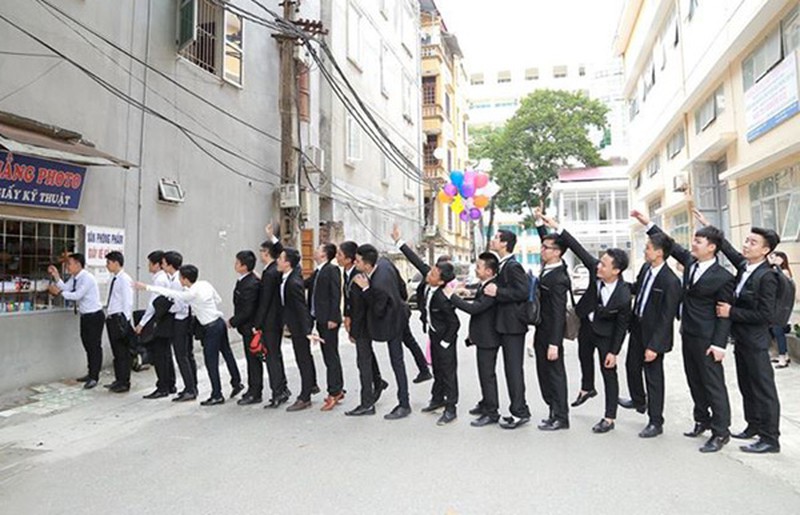 Những bức ảnh kỷ yếu ngộ nghĩnh của sinh viên trường ĐH Giao thông Vận tải - ảnh 8