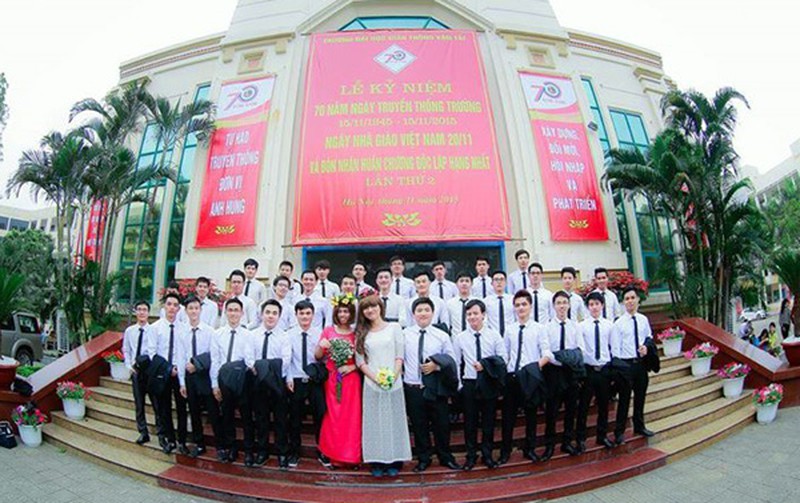 Những bức ảnh kỷ yếu ngộ nghĩnh của sinh viên trường ĐH Giao thông Vận tải - ảnh 2