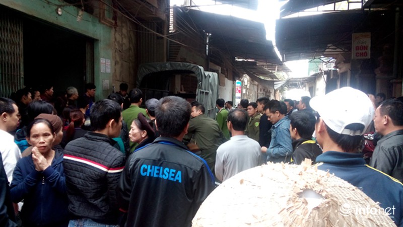 Hiện trường vụ án mạng giữa đêm khuya ở Thạch Thất, Hà Nội - ảnh 4