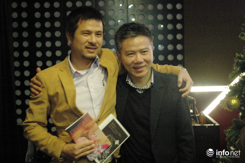 Con gái GS Ngô Bảo Châu chống nạng đi đấu giá sách ủng hộ trẻ em nghèo - ảnh 13