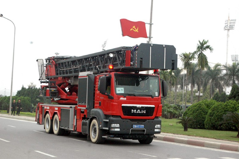 Sáng nay: Dàn xe đặc chủng, khí tài hiện đại hợp luyện bảo vệ Đại hội Đảng - ảnh 15