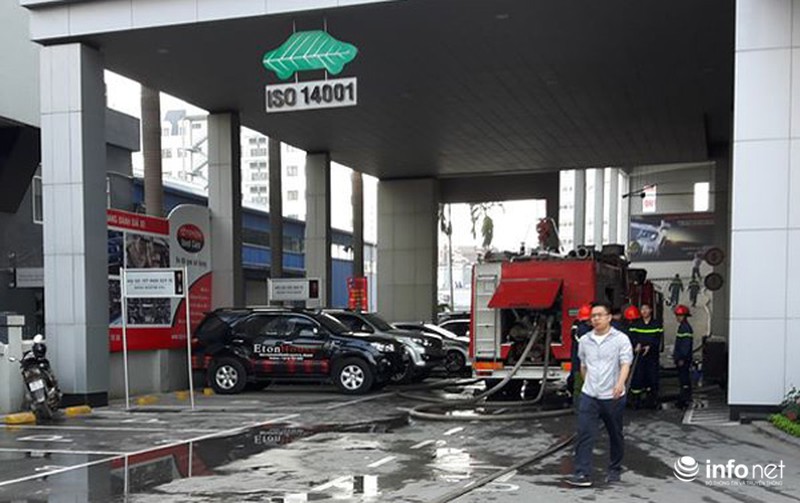 Cháy lớn ở Toyota Mỹ Đình - Hà Nội - ảnh 8