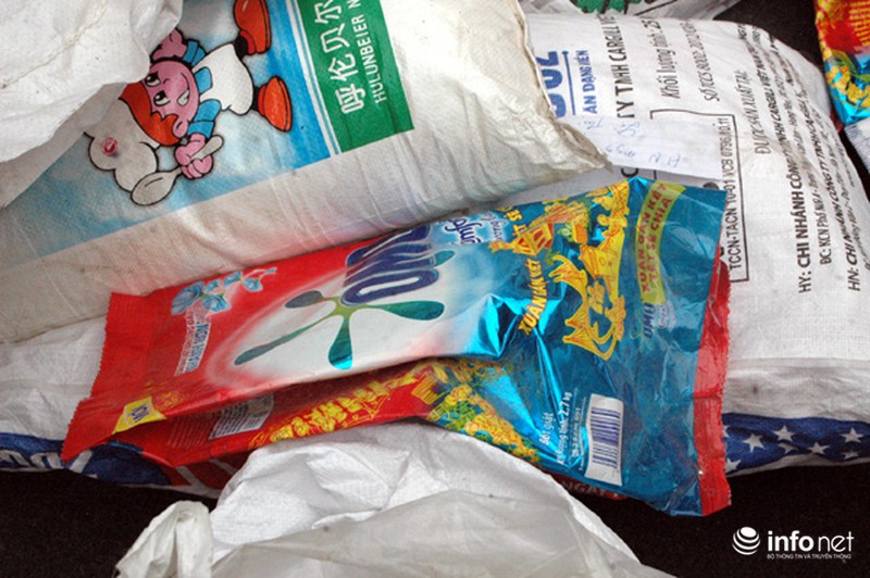 Cận cảnh kho mì chính, bột giặt Trung Quốc