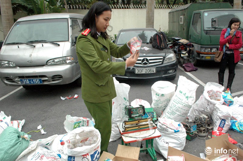 Cận cảnh kho mì chính, bột giặt Trung Quốc