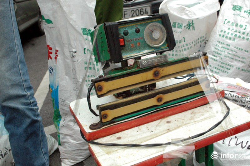 Cận cảnh kho mì chính, bột giặt Trung Quốc