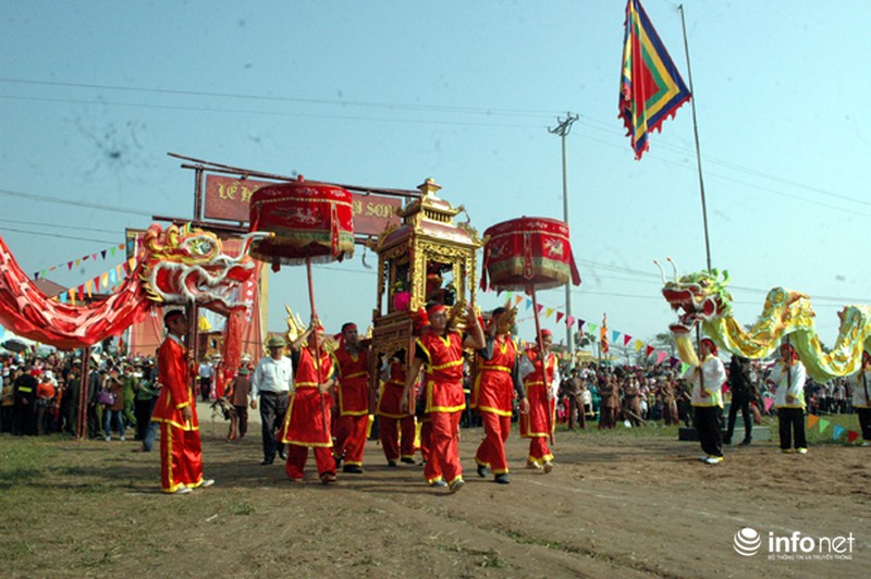 Biển người tham gia Lễ hội Tịch Điền - ảnh 10
