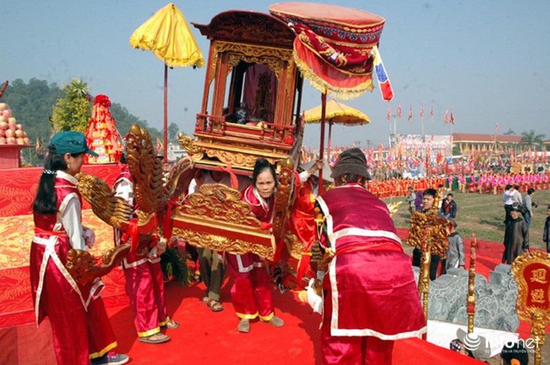 Biển người tham gia Lễ hội Tịch Điền - ảnh 4