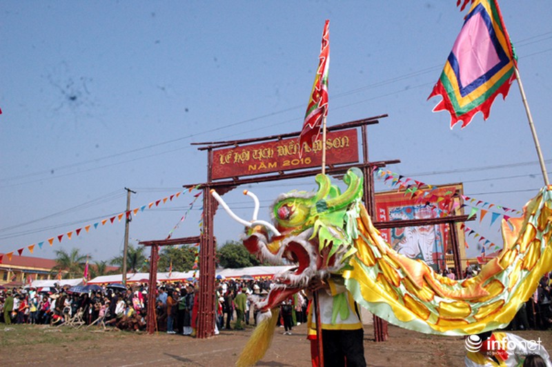 Biển người tham gia Lễ hội Tịch Điền - ảnh 9