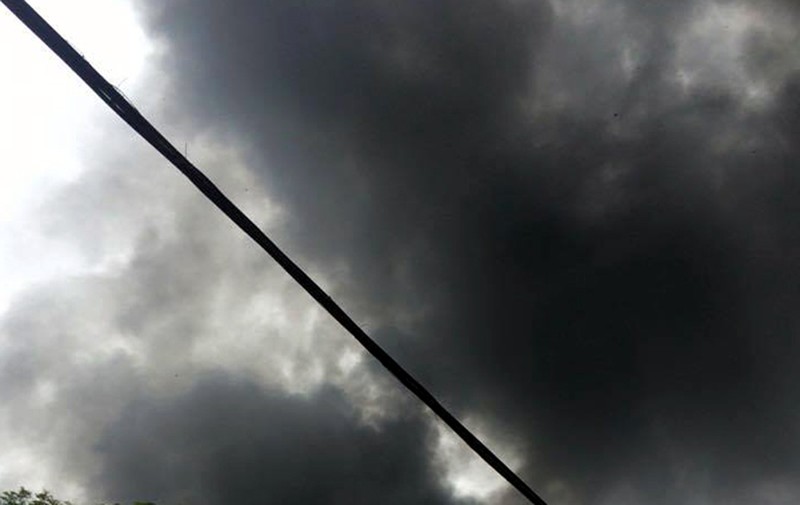 Hà Nội: Cháy lan chợ giữa ban ngày, tư thương hoảng loạn - ảnh 2