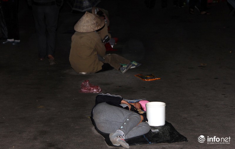 Ăn mày, cờ bạc đền Trần: BTC bảo