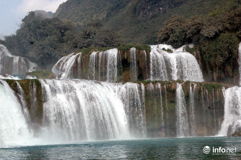 Vẻ đẹp hùng vĩ của thác Bản Giốc - ảnh 3