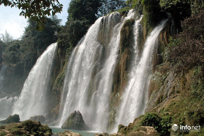 Vẻ đẹp hùng vĩ của thác Bản Giốc - ảnh 4