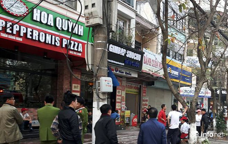 Quán ăn nhanh bùng cháy khiến người dân hốt hoảng tháo chạy - ảnh 2