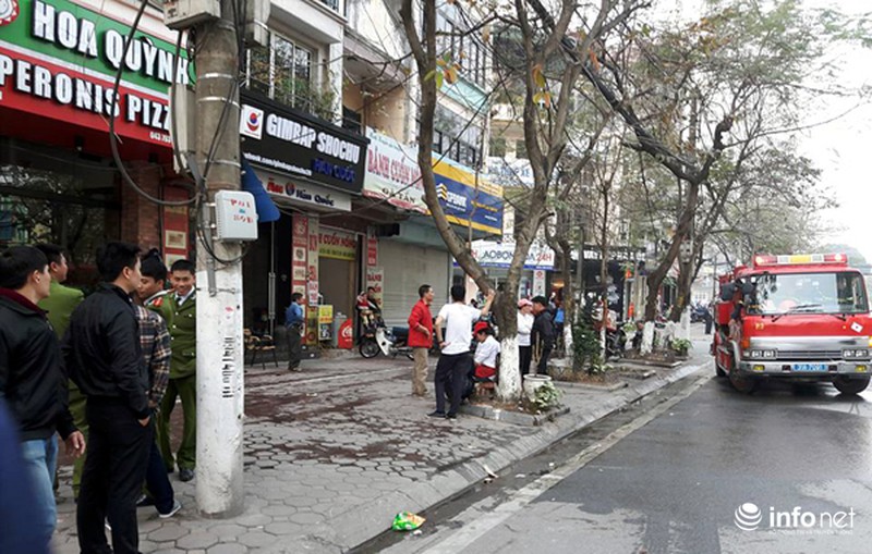 Quán ăn nhanh bùng cháy khiến người dân hốt hoảng tháo chạy - ảnh 3