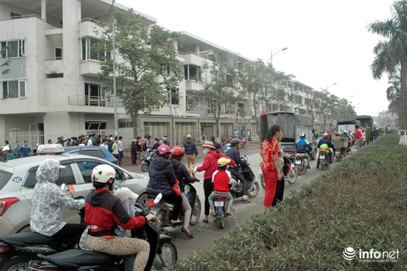 Cảnh hoang tàn của hiện trường vụ nổ kinh hoàng ở Hà Đông một ngày sau - ảnh 13
