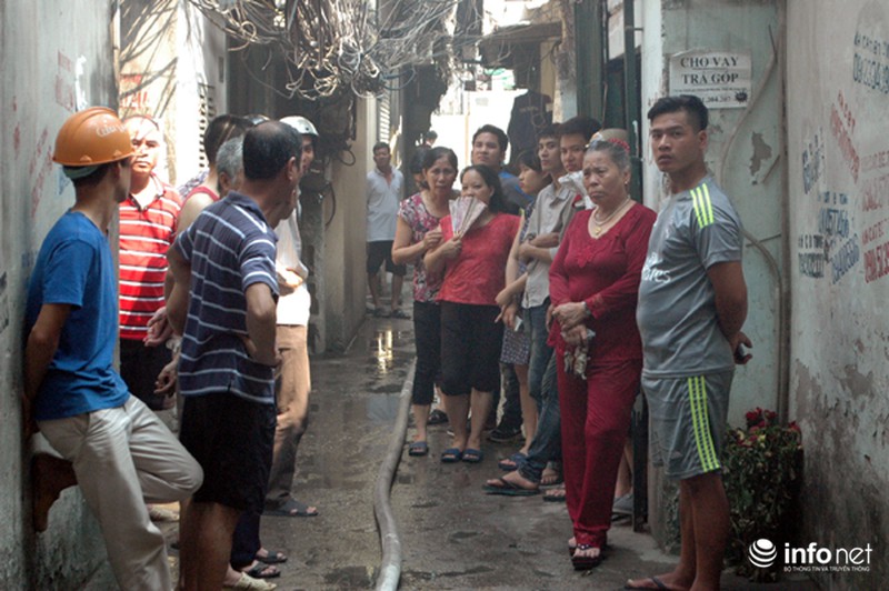 “Bà hỏa” liên tục hỏi thăm nhà của người dân Thủ đô trong một ngày - ảnh 5