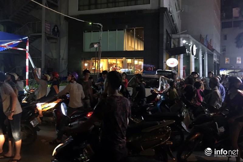 Gần trắng đêm giải cứu nam thanh niên lên tòa nhà cao 16 tầng để tự tử - ảnh 6