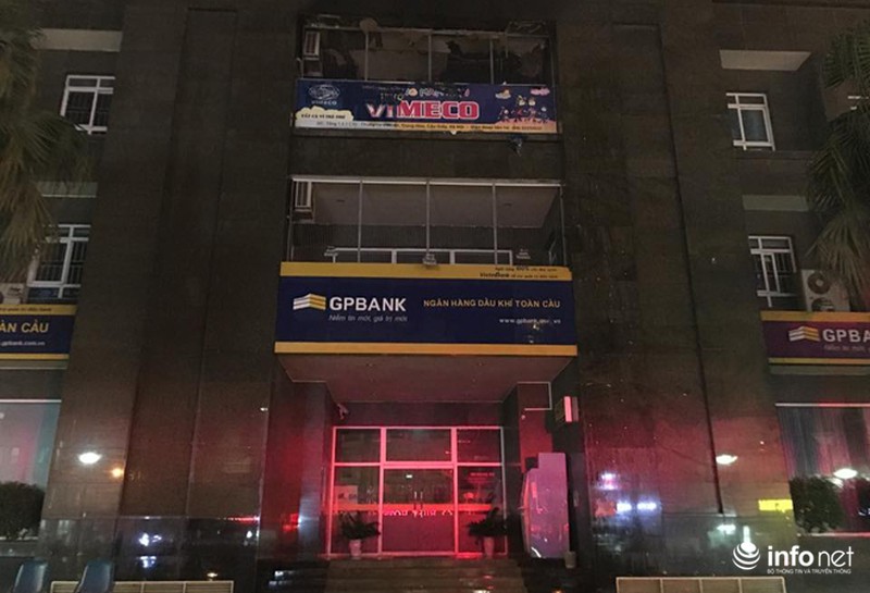 Hà Nội: Trường mầm non trong chung cư bốc cháy dữ dội - ảnh 1