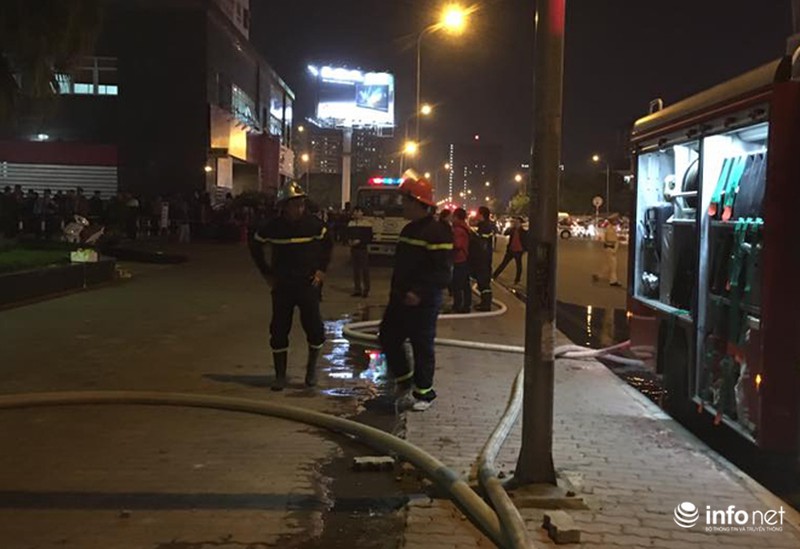 Hà Nội: Trường mầm non trong chung cư bốc cháy dữ dội - ảnh 12