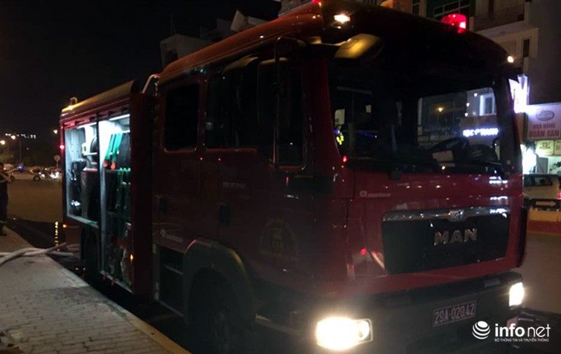 Hà Nội: Trường mầm non trong chung cư bốc cháy dữ dội - ảnh 2