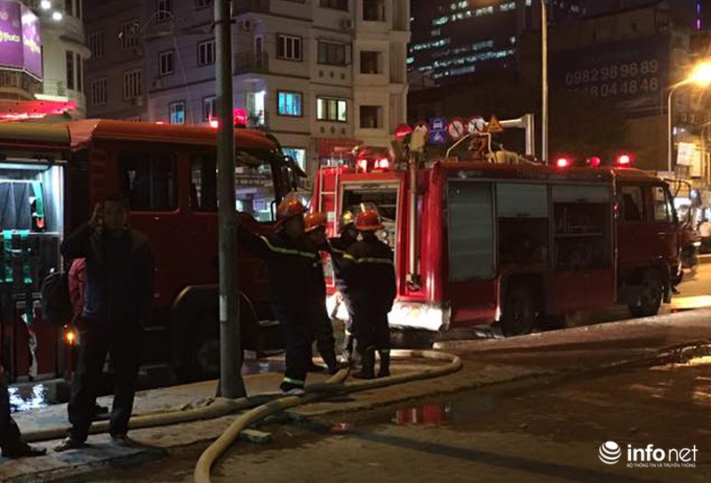 Hà Nội: Trường mầm non trong chung cư bốc cháy dữ dội - ảnh 3