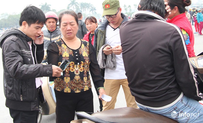 Bán kết AFF Việt Nam - Indonesia: Vé chợ đen cao ngất, dân phe hốt bạc triệu - ảnh 1