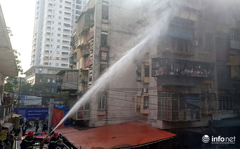 Hà Nội: Cháy “chuồng cọp” ở căn hộ tầng 5 của khu tập thể - ảnh 3
