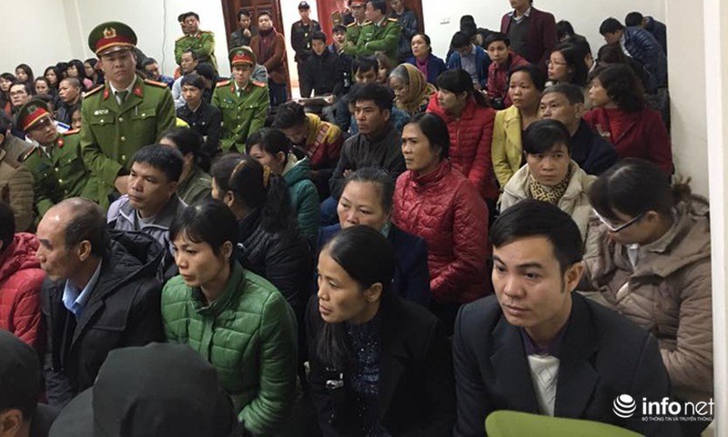Kẻ giết 4 bà cháu ở Quảng Ninh đeo công cụ chống cắn lưỡi tới tòa - ảnh 10