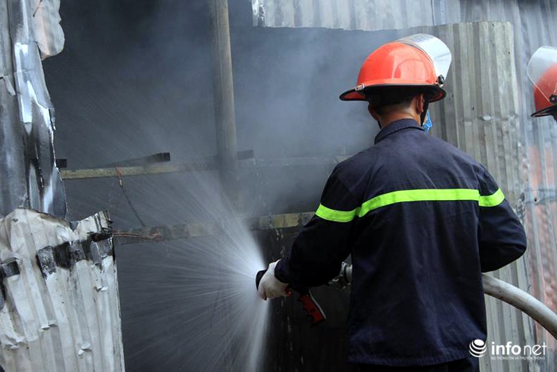 Hà Nội: Cháy lớn tại một khu lán công nhân - ảnh 5