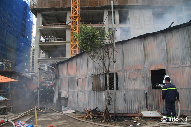 Hà Nội: Cháy lớn tại một khu lán công nhân - ảnh 8