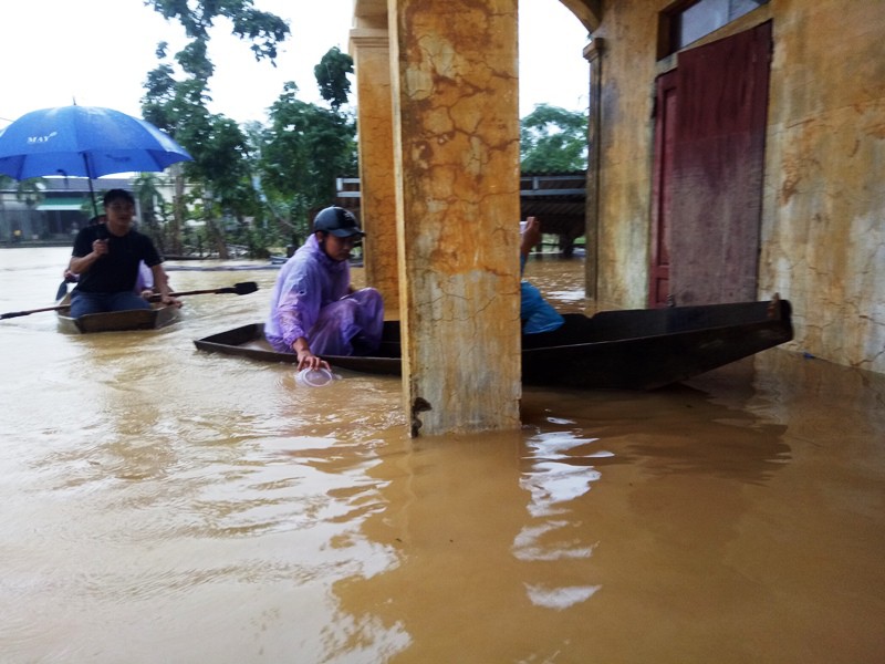 Hà Tĩnh: Lũ chồng lũ, hơn 2.500 hộ dân bị ngập nặng - ảnh 12