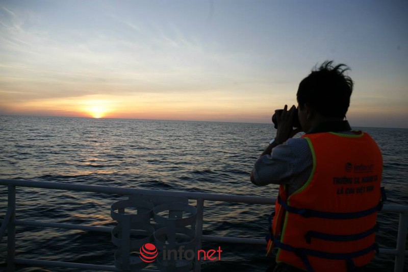 Ở điểm nóng Hoàng Sa, không chỉ có... vòi rồng và đâm va - ảnh 3