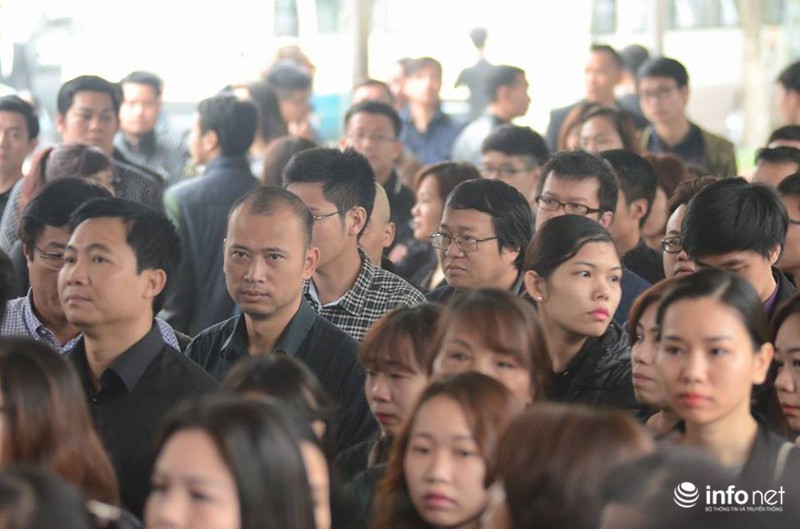 Trực tuyến lễ tang Trần Lập: Người hâm mộ rơi nước mắt tiễn đưa thần tượng - ảnh 10