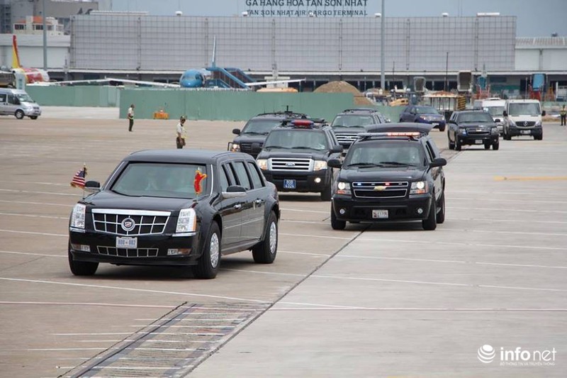 Tổng thống Obama lên máy bay rời Việt Nam - ảnh 9