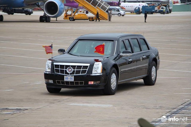 Tổng thống Obama lên máy bay rời Việt Nam - ảnh 8