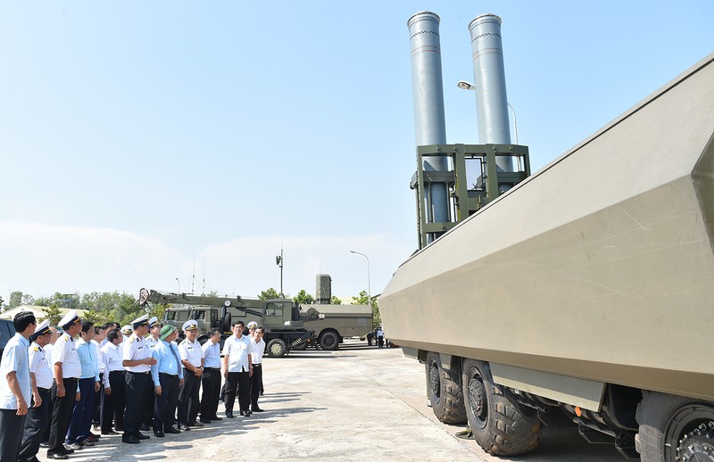 Thủ tướng kiểm tra sẵn sàng chiến đấu tại lữ đoàn tên lửa bờ, Vùng 2 Hải quân - ảnh 5