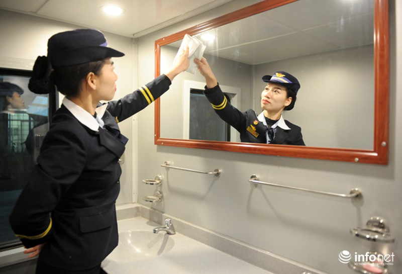 Cận cảnh đoàn tàu hỏa
