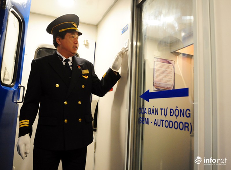 Cận cảnh đoàn tàu hỏa