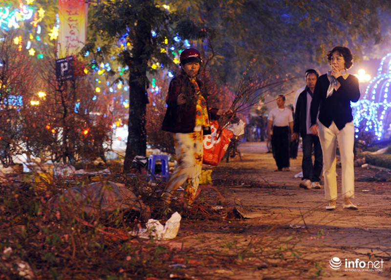 Phũ phàng như phận hoa đào đêm 30 Tết - ảnh 2