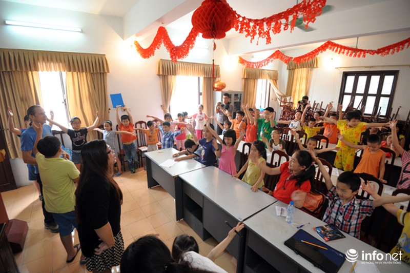 Lớp tiếng Anh miễn phí của cựu binh Mỹ tại Hà Nội - ảnh 1