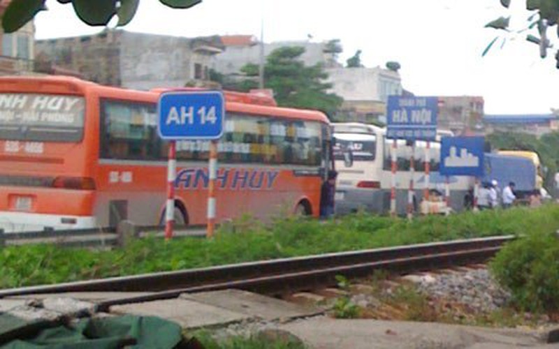 Từ 9/5, xử phạt nặng nạn bảo kê, tranh khách trên Quốc lộ 5 - ảnh 1