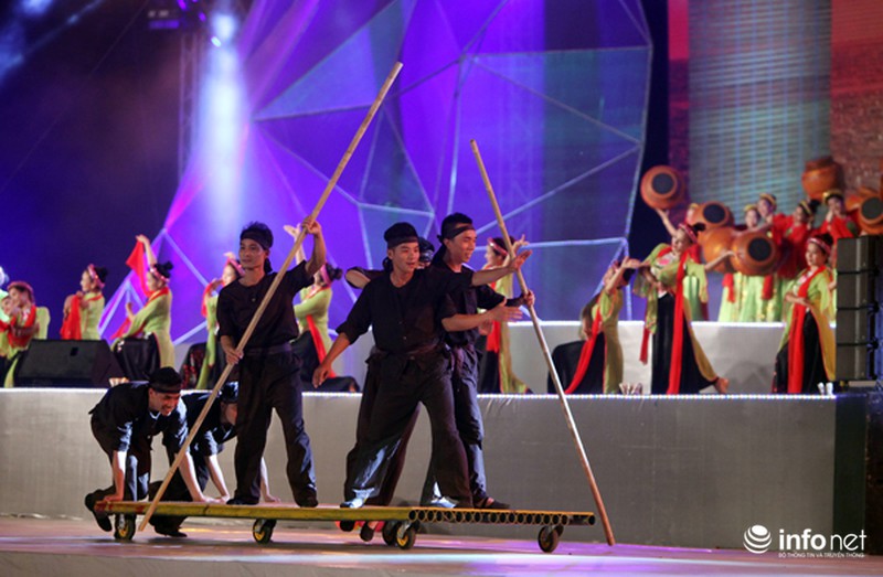 Rực rỡ đêm hội Carnaval Hạ Long 2015 với hơn 10.000 người có mặt - ảnh 4