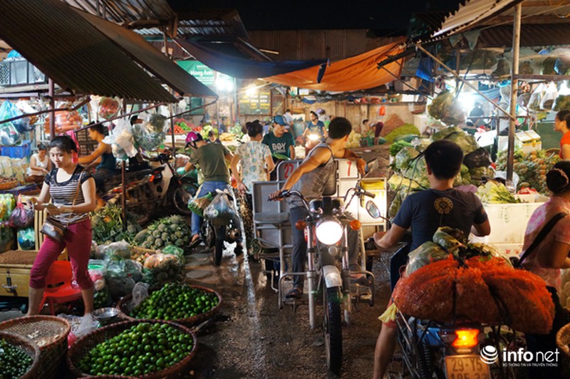 Nhếch nhác chợ Long Biên - ảnh 12
