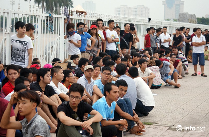 Vừa mở bán, vé chợ đen trận Man City - Việt Nam đã loạn SVĐ Mỹ Đình - ảnh 1