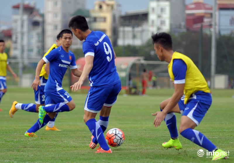 Xem tuyển thủ CLB ManCity và đội tuyển Việt Nam tập luyện trước trận đấu - ảnh 4