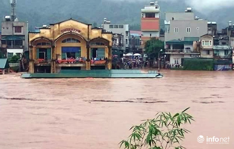 Quảng Ninh: Mực nước sông Ba Chẽ cao hơn 10 mét, ngập 11 cầu - ảnh 1