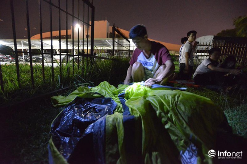 Thức đêm đón mưa sao băng, hàng trăm bạn trẻ