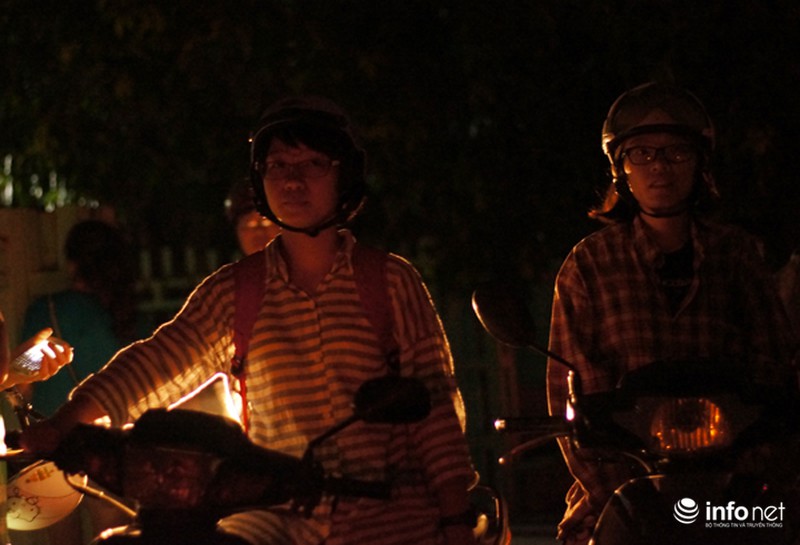 Thức đêm đón mưa sao băng, hàng trăm bạn trẻ